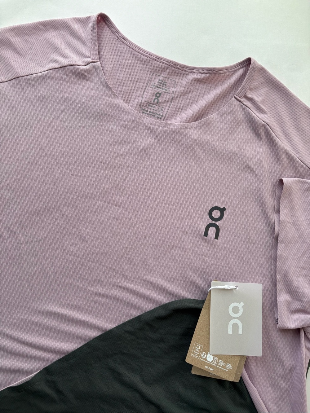 NWT On Running Performance-T XL Mauve Lead 1ME10231943 Lightweight Shirt Flaws